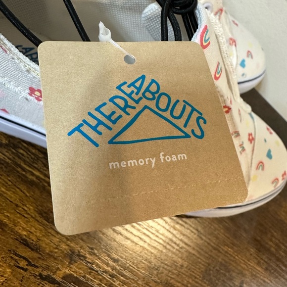 Thereabouts Girls Bailey Button Sneaker NWT various sizes - Picture 5 of 7